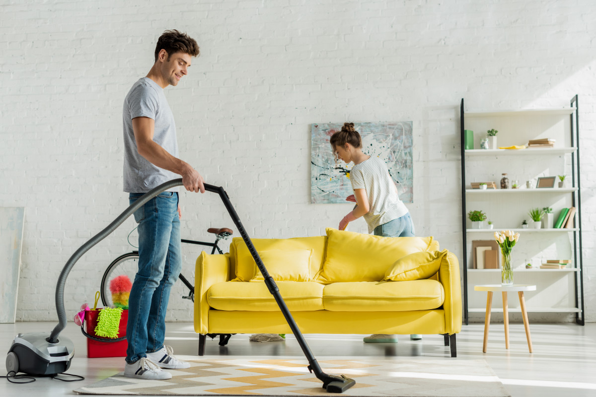 Evka 2 Bayan Temizlikçi